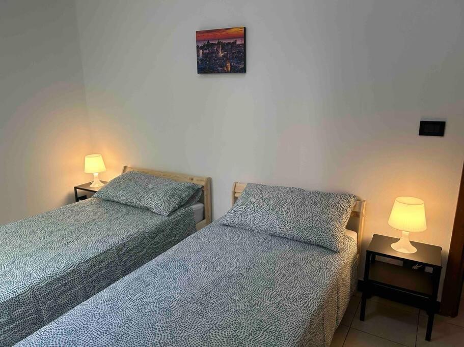 Central, Spacious & Completely Equipped Apartment Genua