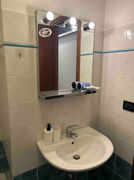 Central, Spacious & Completely Equipped Apartment Genua