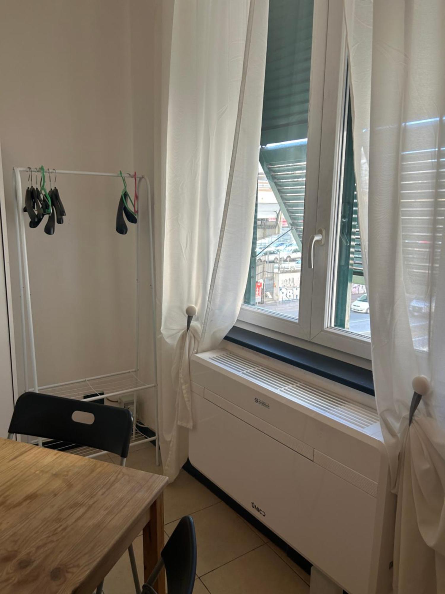 Central, Spacious & Completely Equipped Apartment Genua